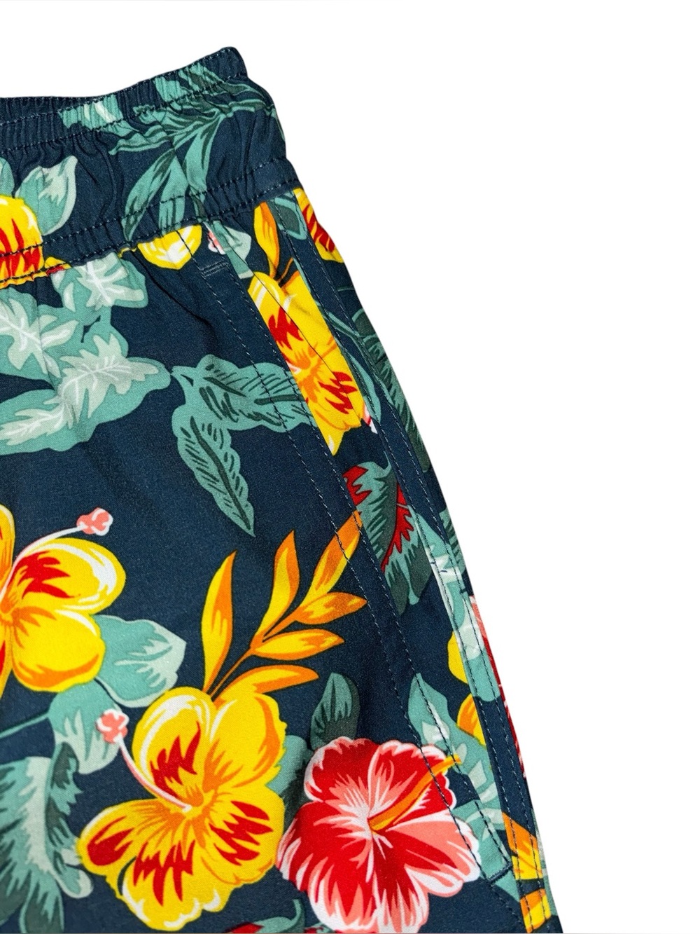 Fair Harbor Men’s Swim Trunks 7” - Medium - Lined - Picture 2 of 7